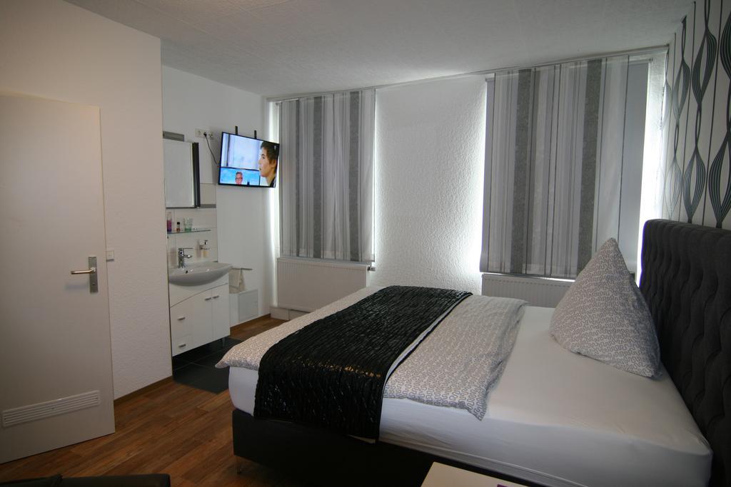 Hotel Lindenhof 라이넌 외부 사진